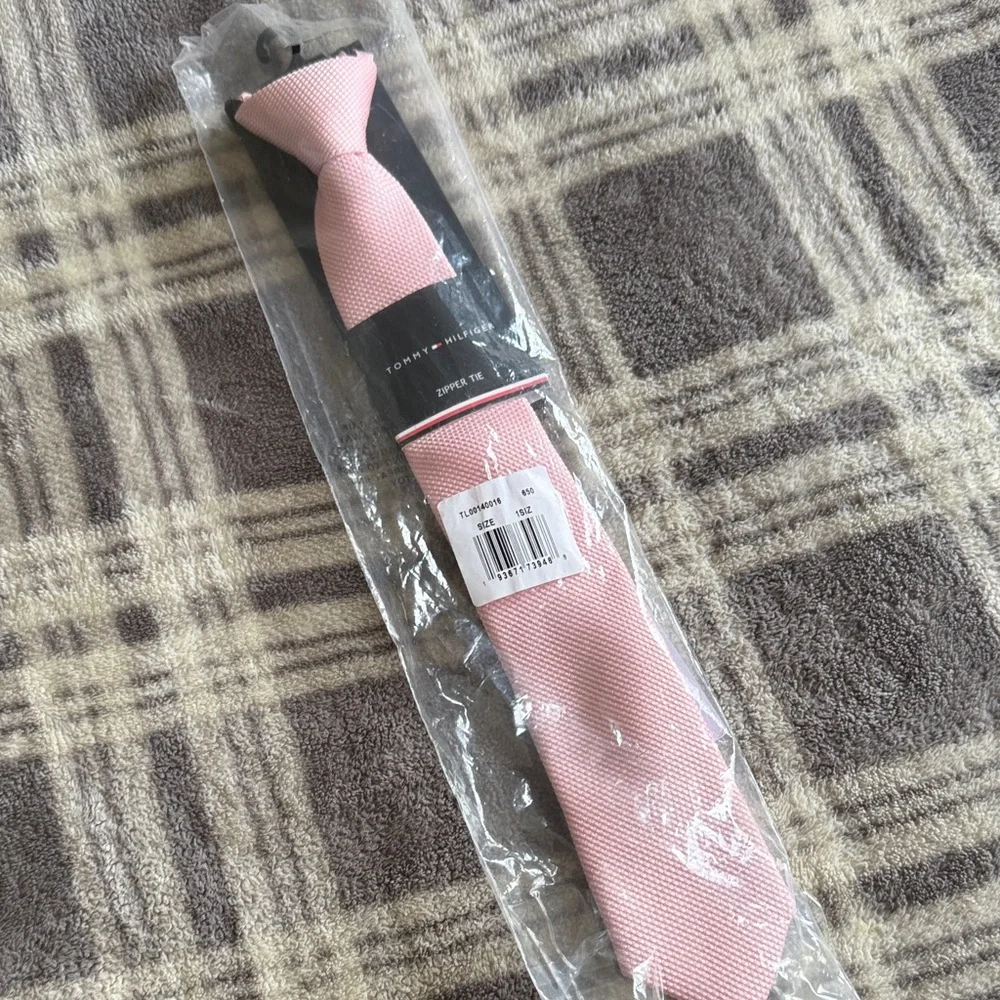 Tommy Hilfiger Light Pink Textured Zipper Tie for boys